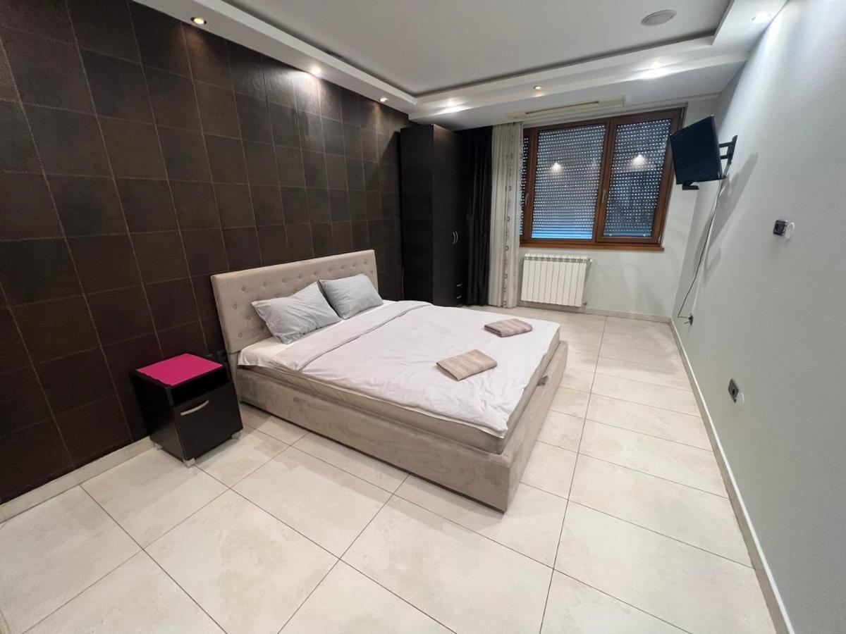 Ahoy S Belgrade Apartment Buitenkant foto